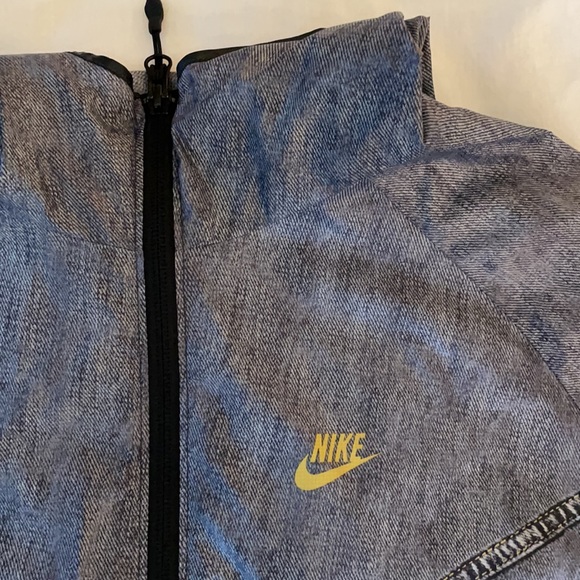 Nike Sportswear Denim-print Windbreaker - Picture 5 of 9